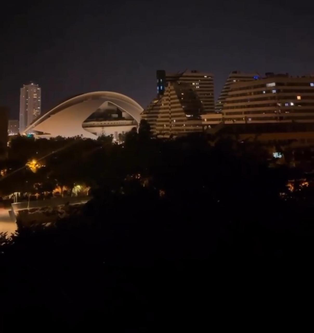 Piso Completo Cerca De Artes Y Ciencias Apartment Valencia Exterior foto